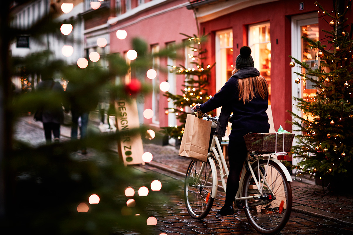 picture of Christmas tree and girl on bicycle n Aarhus