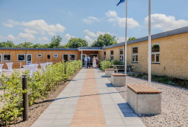 Udendørs terrasseområde ved Danhostel Tønder Byferie