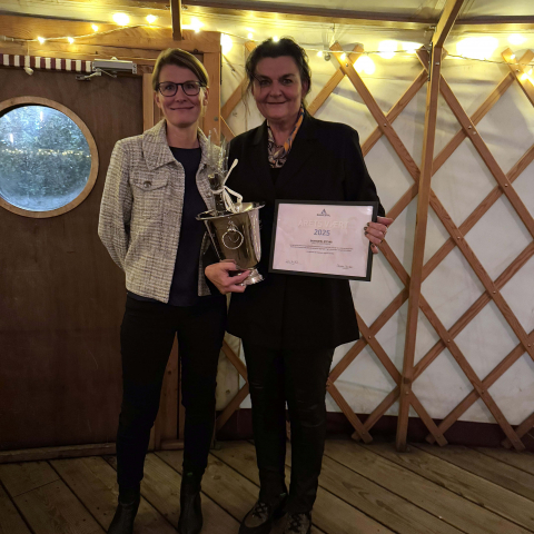 Danhostels forperson Helle Berthold Rosenberg og vært på Danhostel Stevns Lise Carstensen