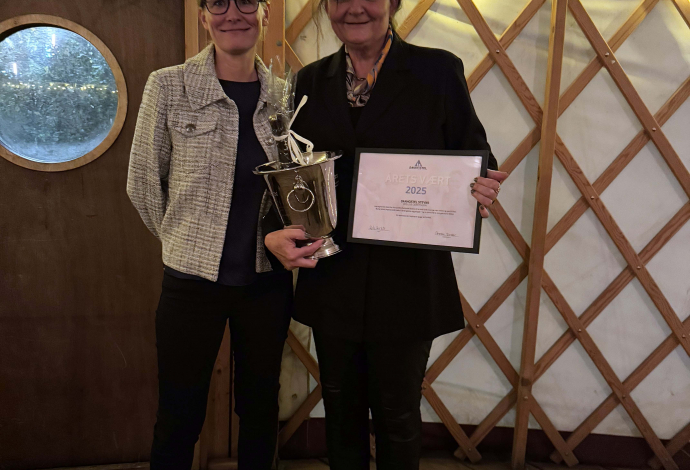 Danhostels forperson Helle Berthold Rosenberg og vært på Danhostel Stevns Lise Carstensen