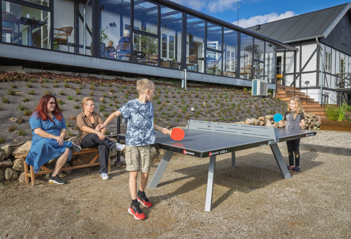 Udendørs bordtennis på Danhostel Rønde